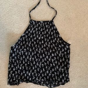 Black and white patterned crop top